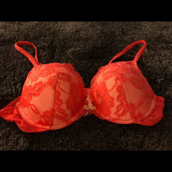 Victoria's Secret Other - Victoria’s Secret lace push up bra
